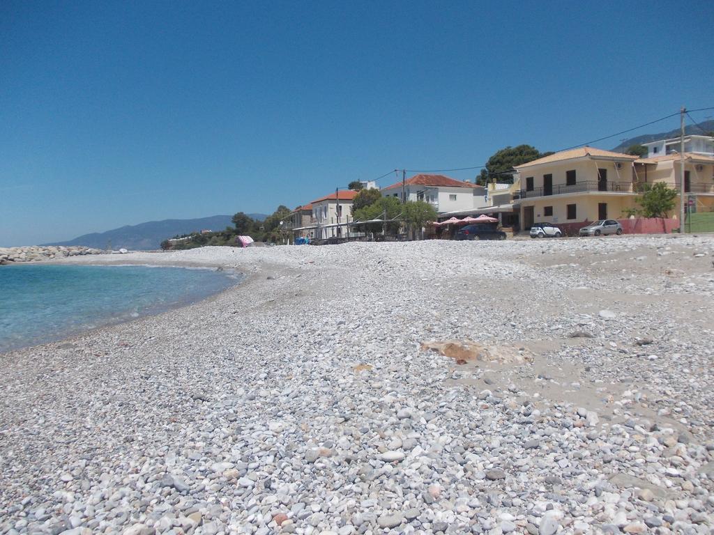 Akrogiali Beach Apartments Exterior photo